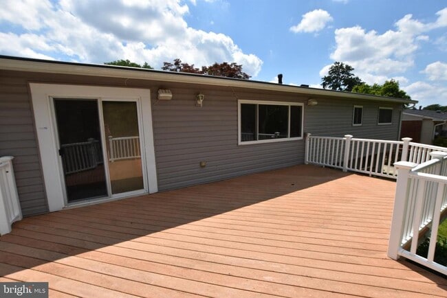 Building Photo - 4015 Heathfield Rd