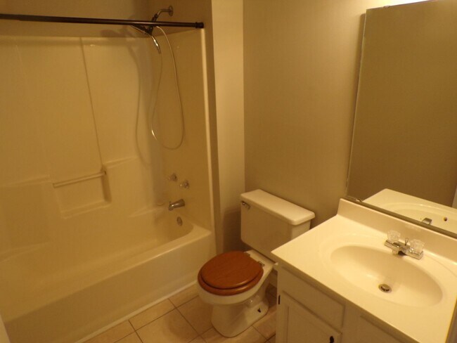 Building Photo - 1019 Furia Dr