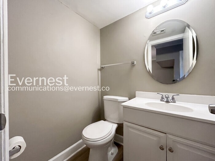 Building Photo - 396 Promenade Ct