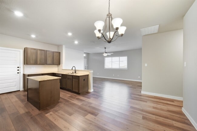 Building Photo - 9709 Grosbeak Ln