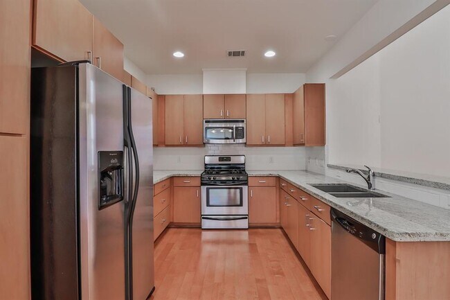 Building Photo - 4405 Austin St