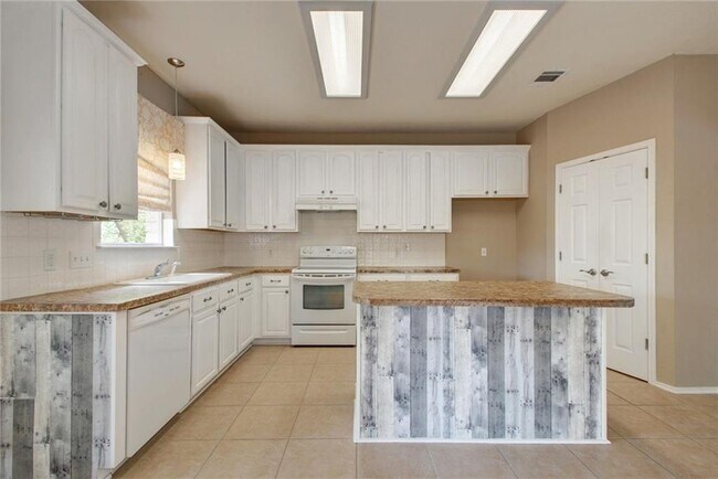 Building Photo - 1415 Coral Cay Ln