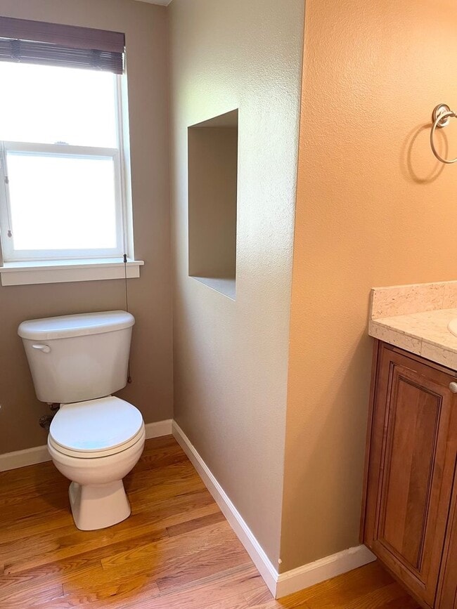 Building Photo - Beautiful 3 Bed 2.5 Bath Home in Redmond