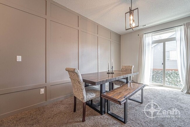 Building Photo - 5921 NE 48th St