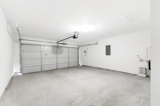 Building Photo - 3710 Turnpike Dr