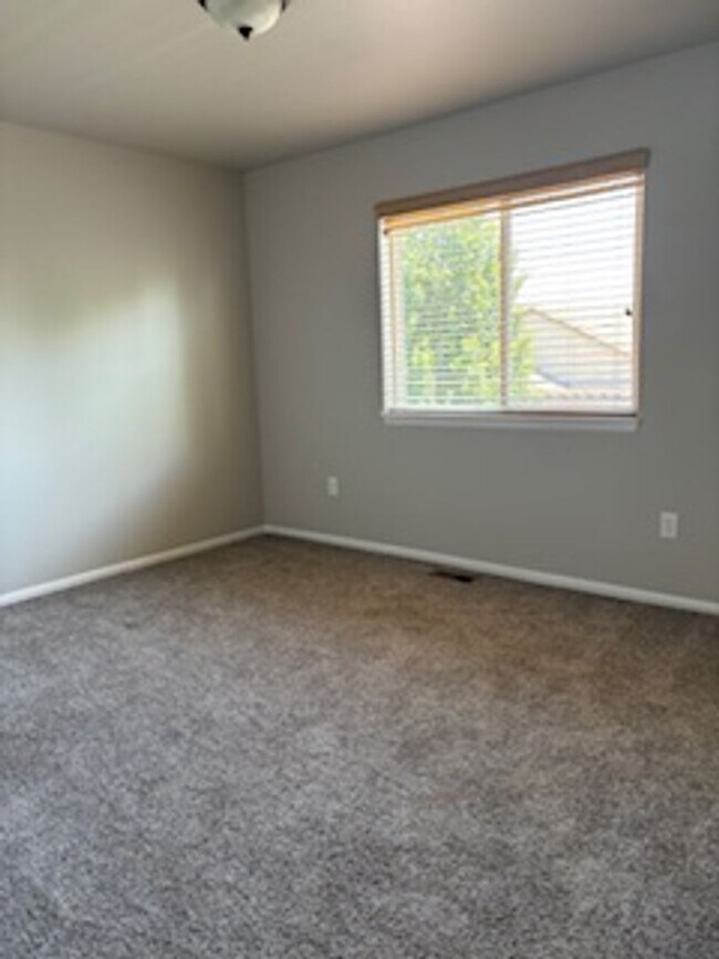 Building Photo - Premium Fort Collins Living with Space to Grow |4-Bedroom Home