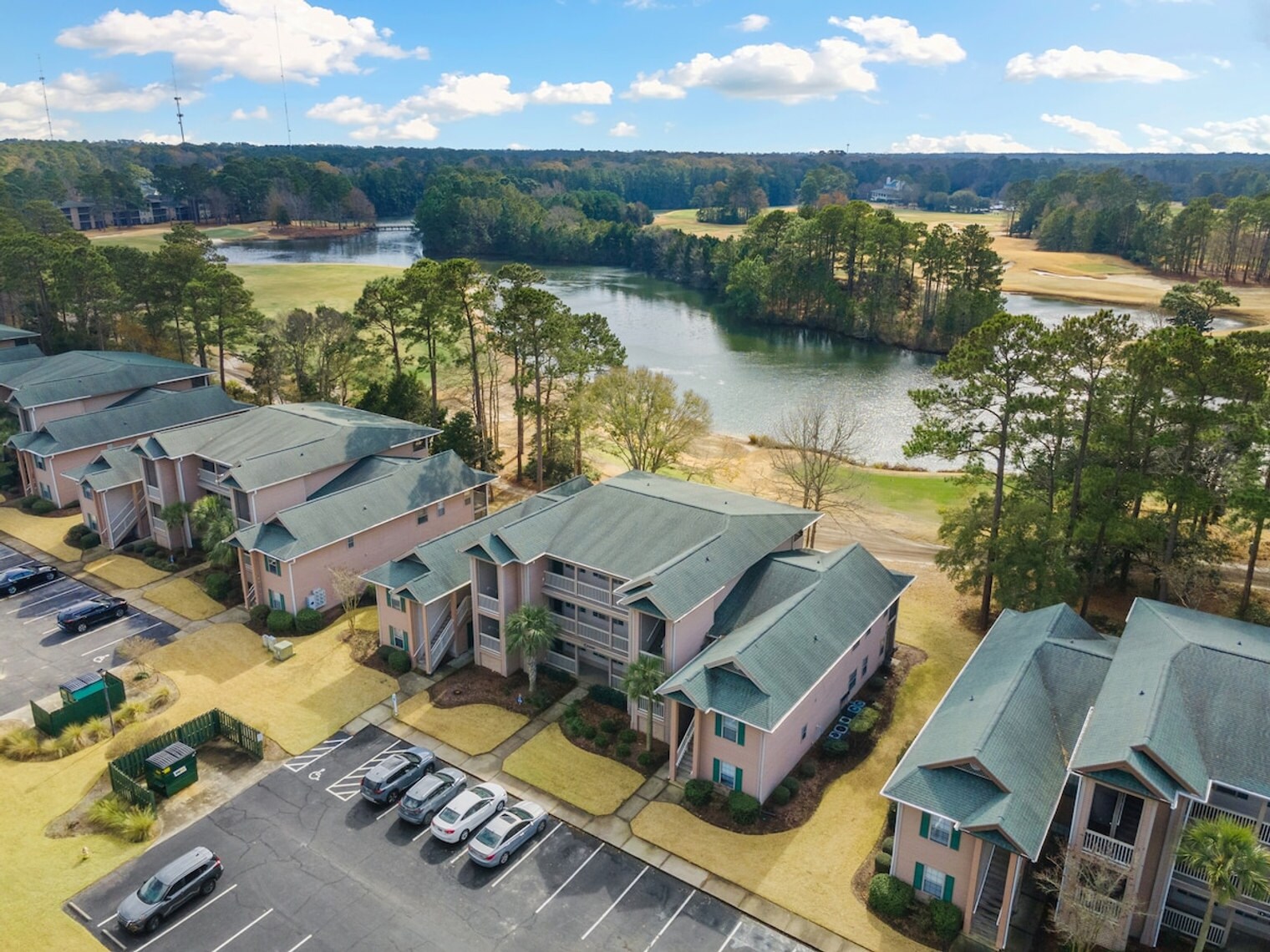 Building Photo - 117 Pinehurst Ln