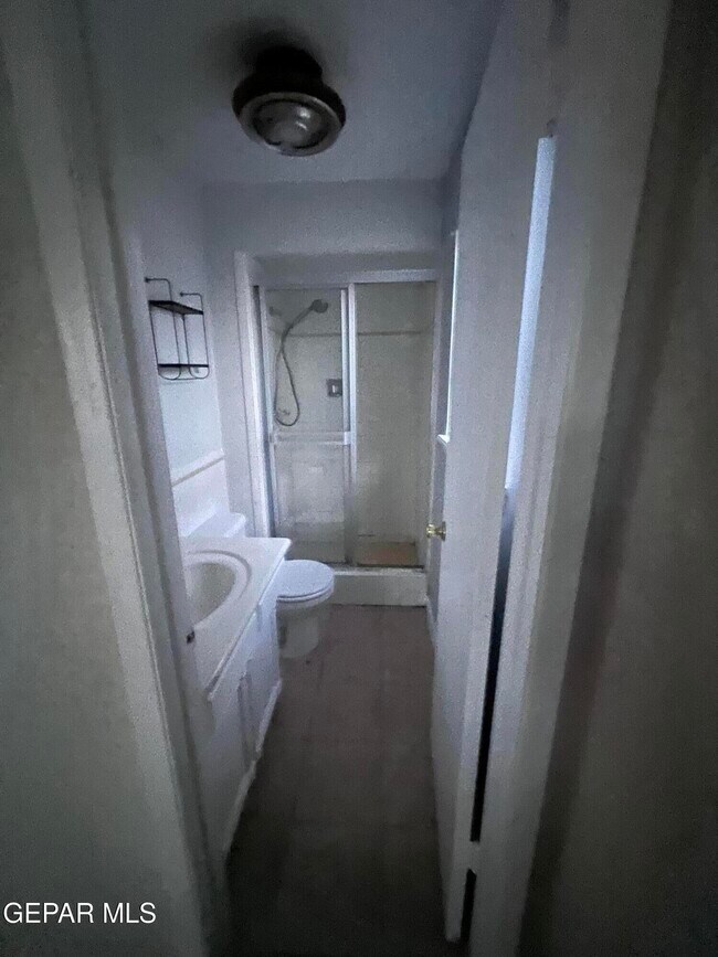 Building Photo - 4904 Winthrop Dr