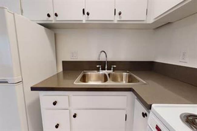 Building Photo - 12500 Culver Blvd