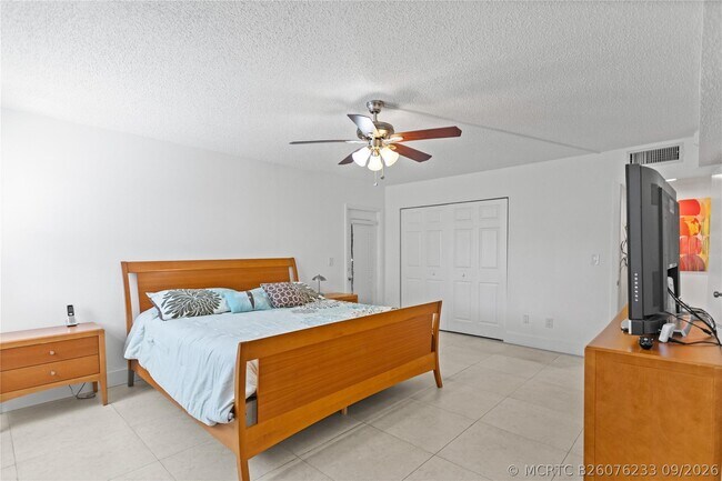Building Photo - 16051 Blatt Blvd