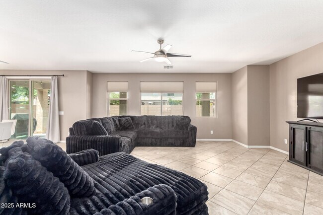 Building Photo - 8810 S 55th Ln