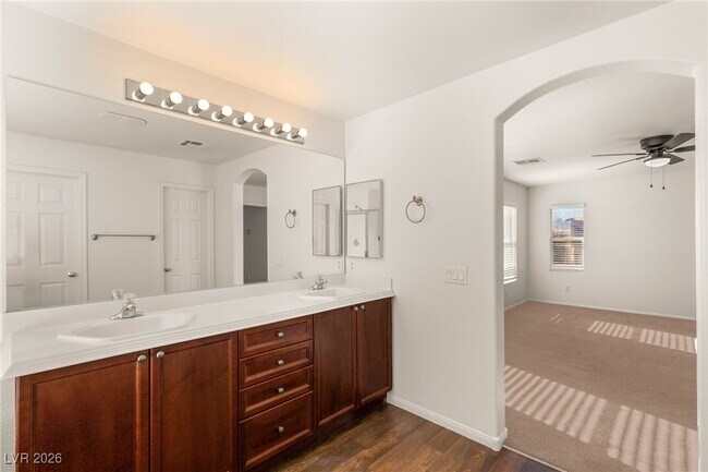 Building Photo - 6247 Sugartree Ave