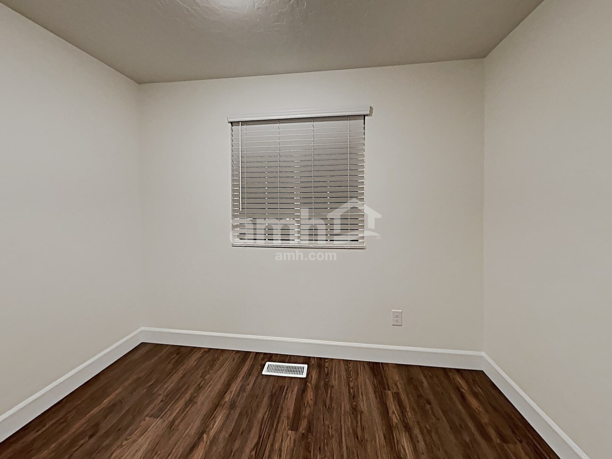 Building Photo - 9486 W Chino St