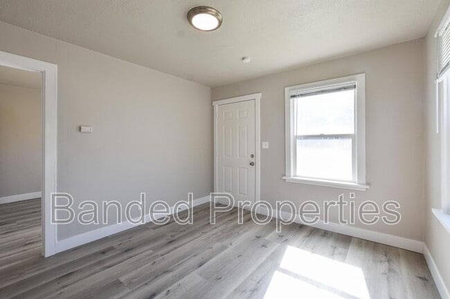 Building Photo - 8630-8644-8644 W 2800 S
