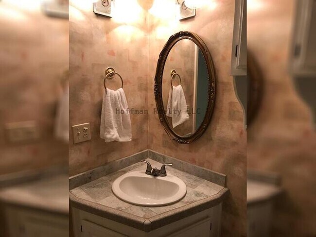 Building Photo - Luxury South Tampa Condo on Bayshore Blvd