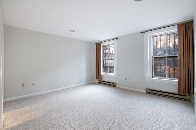 Building Photo - 33 Worcester Sq