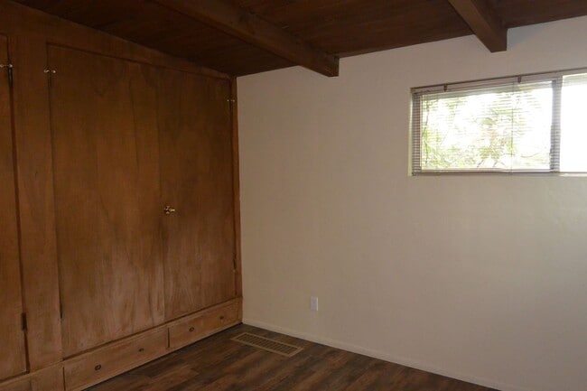 Building Photo - 108 N Crenshaw St