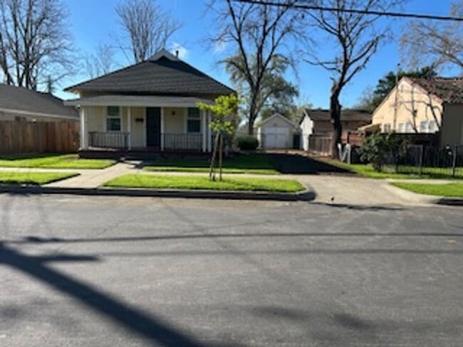 Building Photo - First Offering