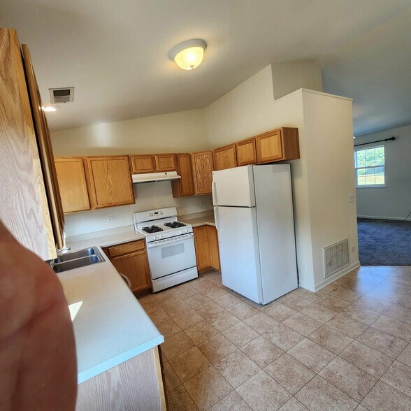 Building Photo - 12303 Hansen Dr