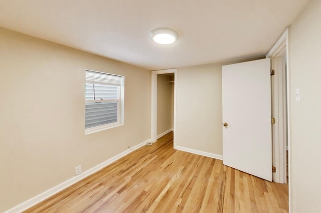 Building Photo - 4614 N Springfield Ave