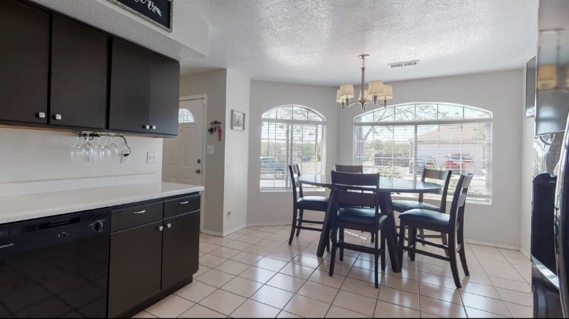 Building Photo - 1744 Blueberry Dr NE