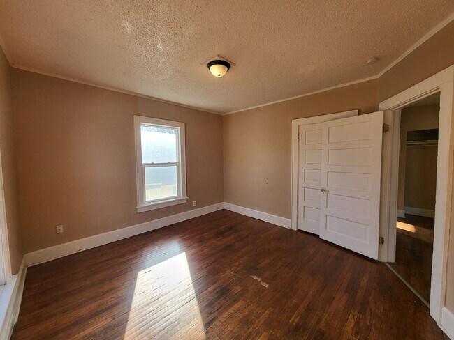 Building Photo - 3914-3916 2nd Avenue