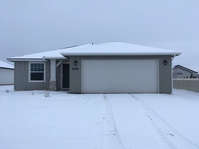 Building Photo - 8349 E Dutchman St