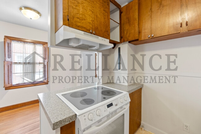 Building Photo - 737 S Lorraine Ave