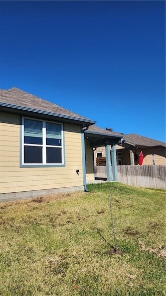 Building Photo - 2006 Theresa Dr