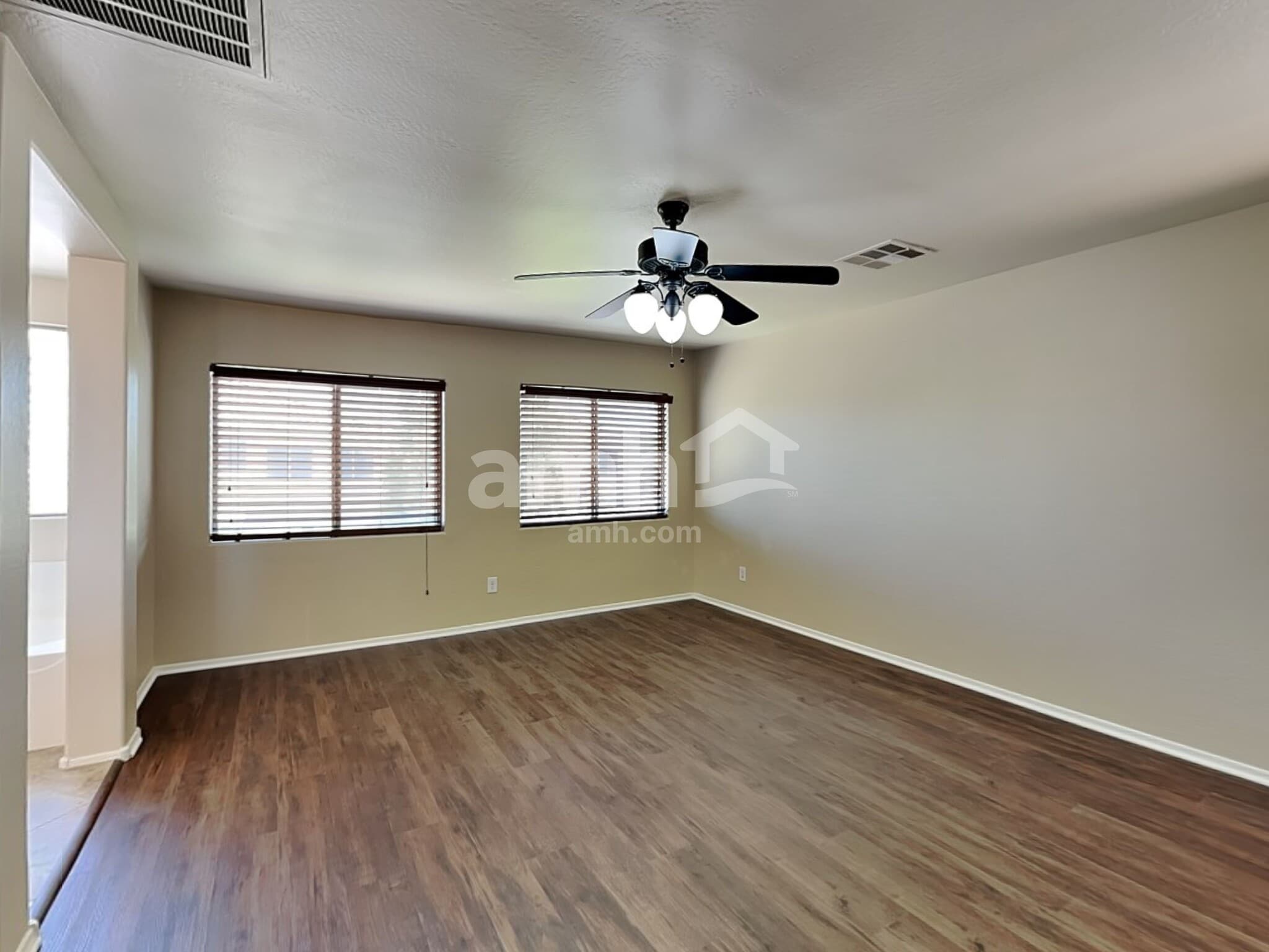 Building Photo - 2422 W Hunter Ct