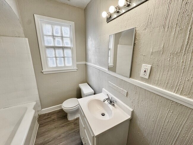 Building Photo - 3472 Hadley Rd