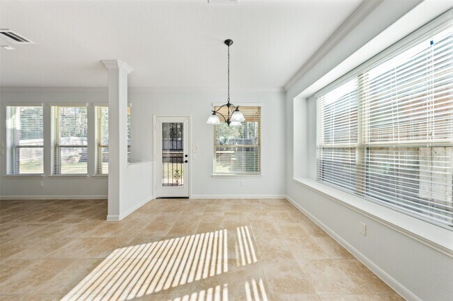 Building Photo - 2642 Tacoma Springs Dr