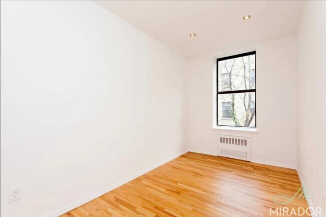 Building Photo - 1 bedroom in New York NY 10028