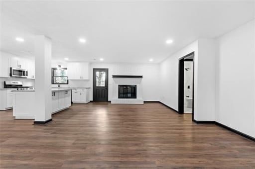 Building Photo - 1628 E Kellogg Cir