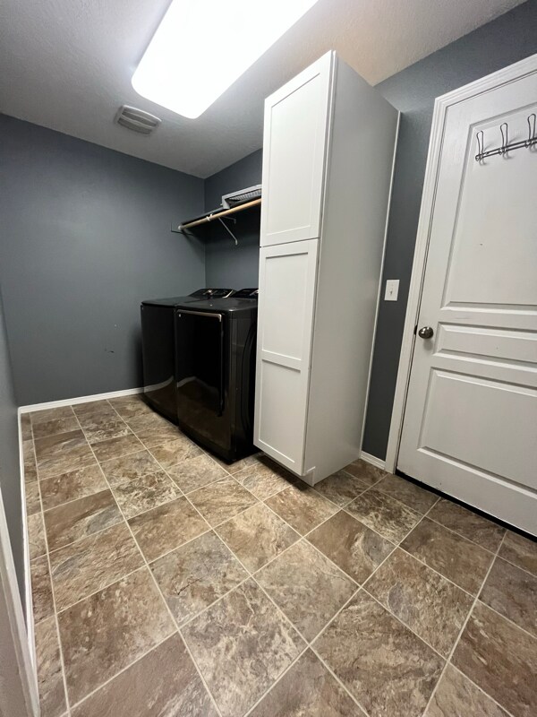 Building Photo - 3185 W Peninsula Dr