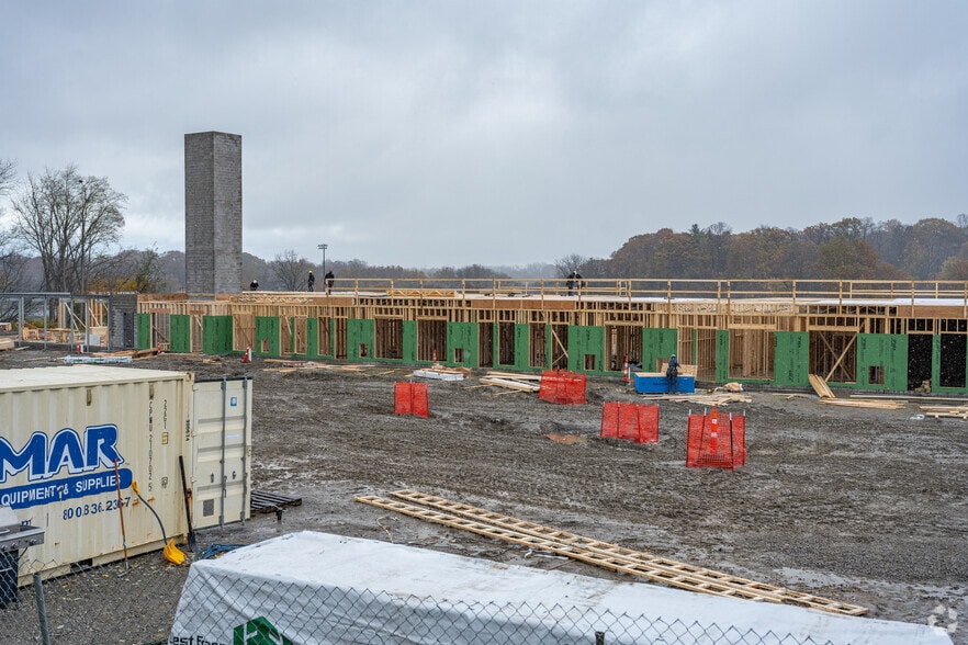 257 E Main St - Grand River Walk