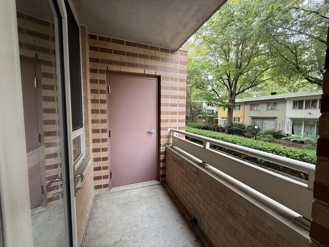 Building Photo - 350 G St SW