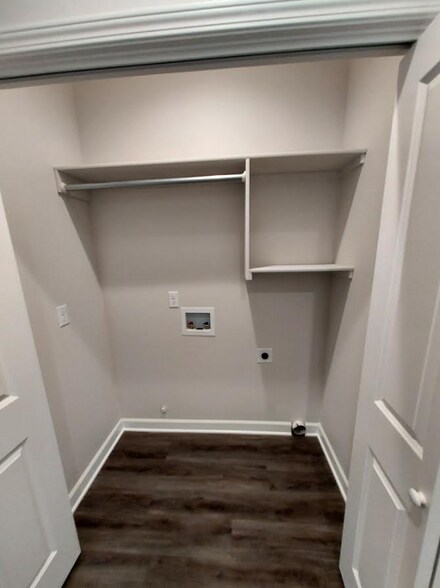 Building Photo - 2334 E Cheyenne Ct