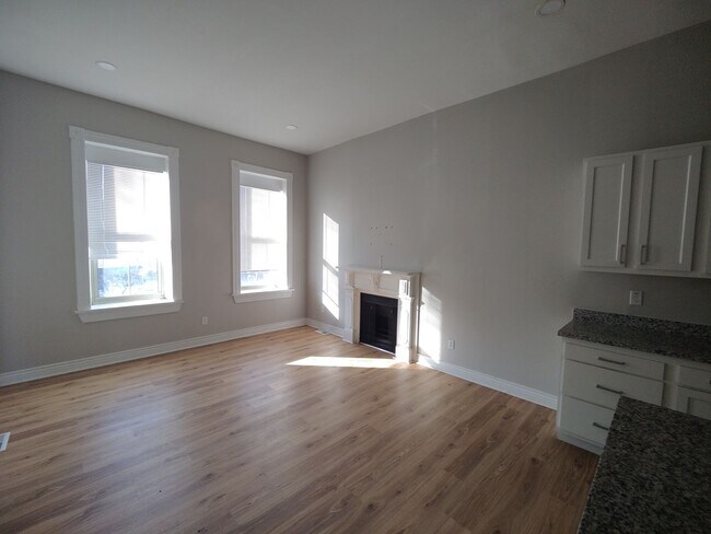 Building Photo - 2220 S 9th St