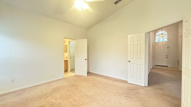 Building Photo - 1709 Pine Bay Dr