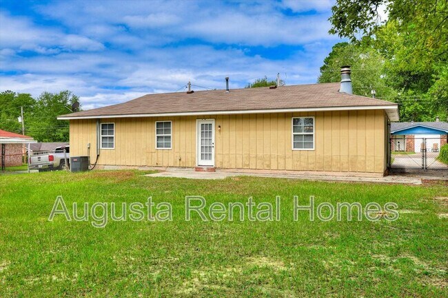 Building Photo - 3606 Cameron Dr