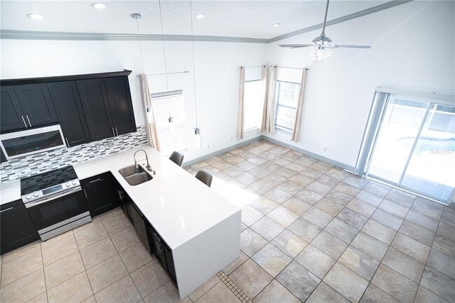 Building Photo - 546 Bloomingdale Dr