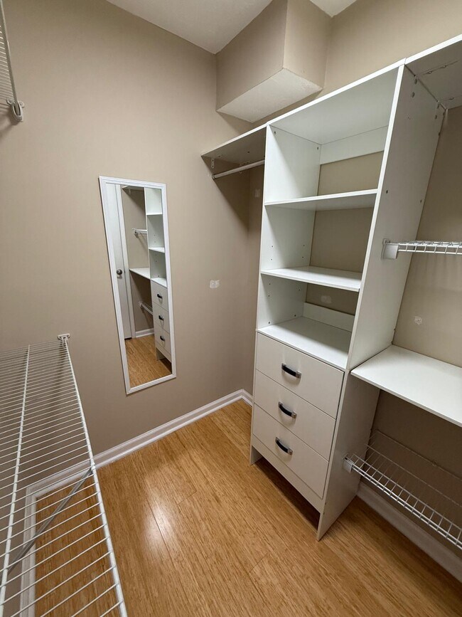 Building Photo - 202 Dunbar Dr