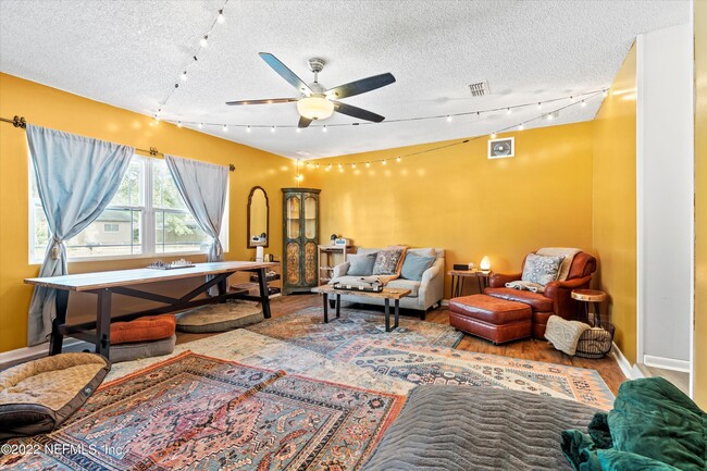 Building Photo - 8440 Frost St N