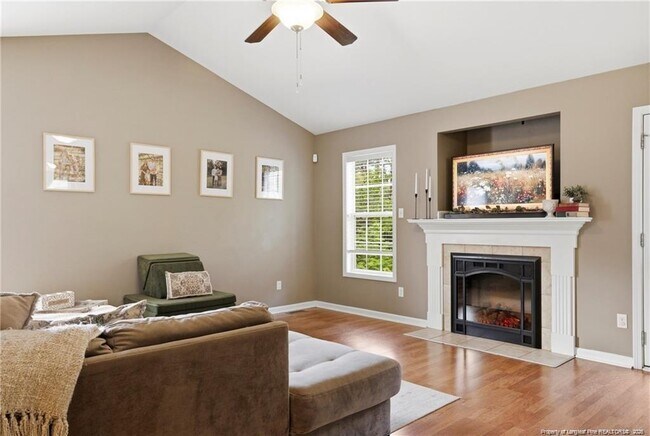 Building Photo - 142 Bluebonnet Oak Ct