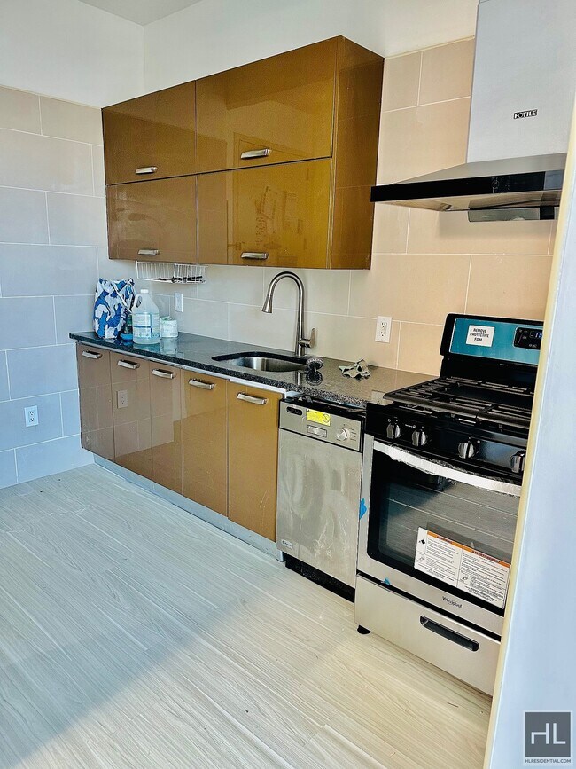 RIDGE STREET / Private rooftop 78 Ridge St New York NY 10002