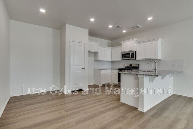 Building Photo - 11605 Mackenzie Wy