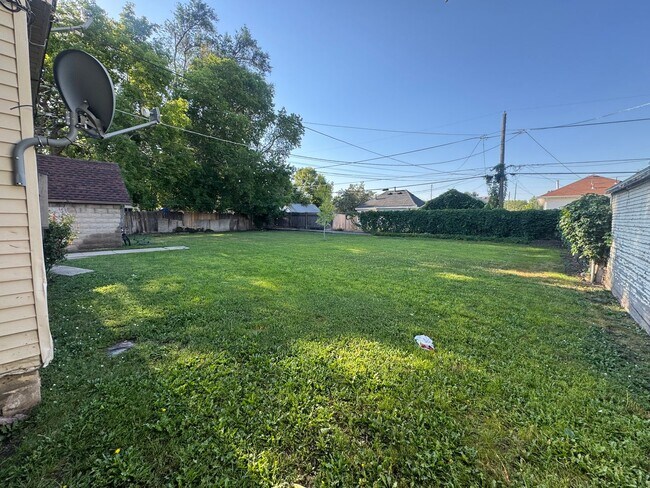 Building Photo - 128 Vidas Ave