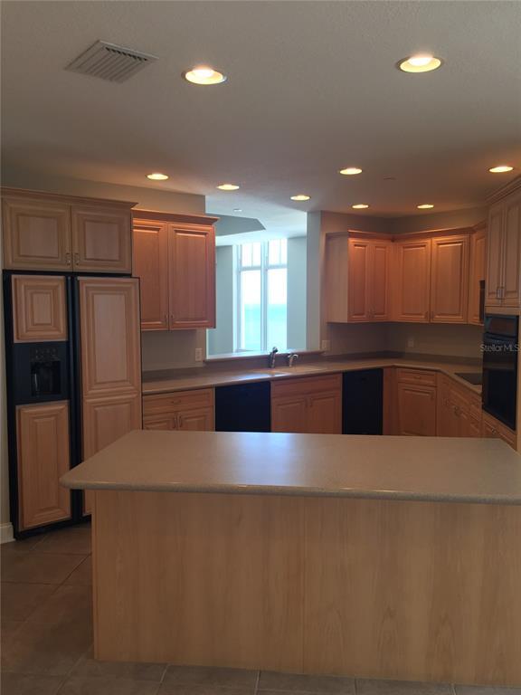 Building Photo - 11 San Marco St