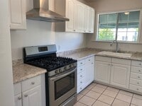 Building Photo - COMING SOON! Spacious 2 Bedroom 1 Bath House in Eagle Rock